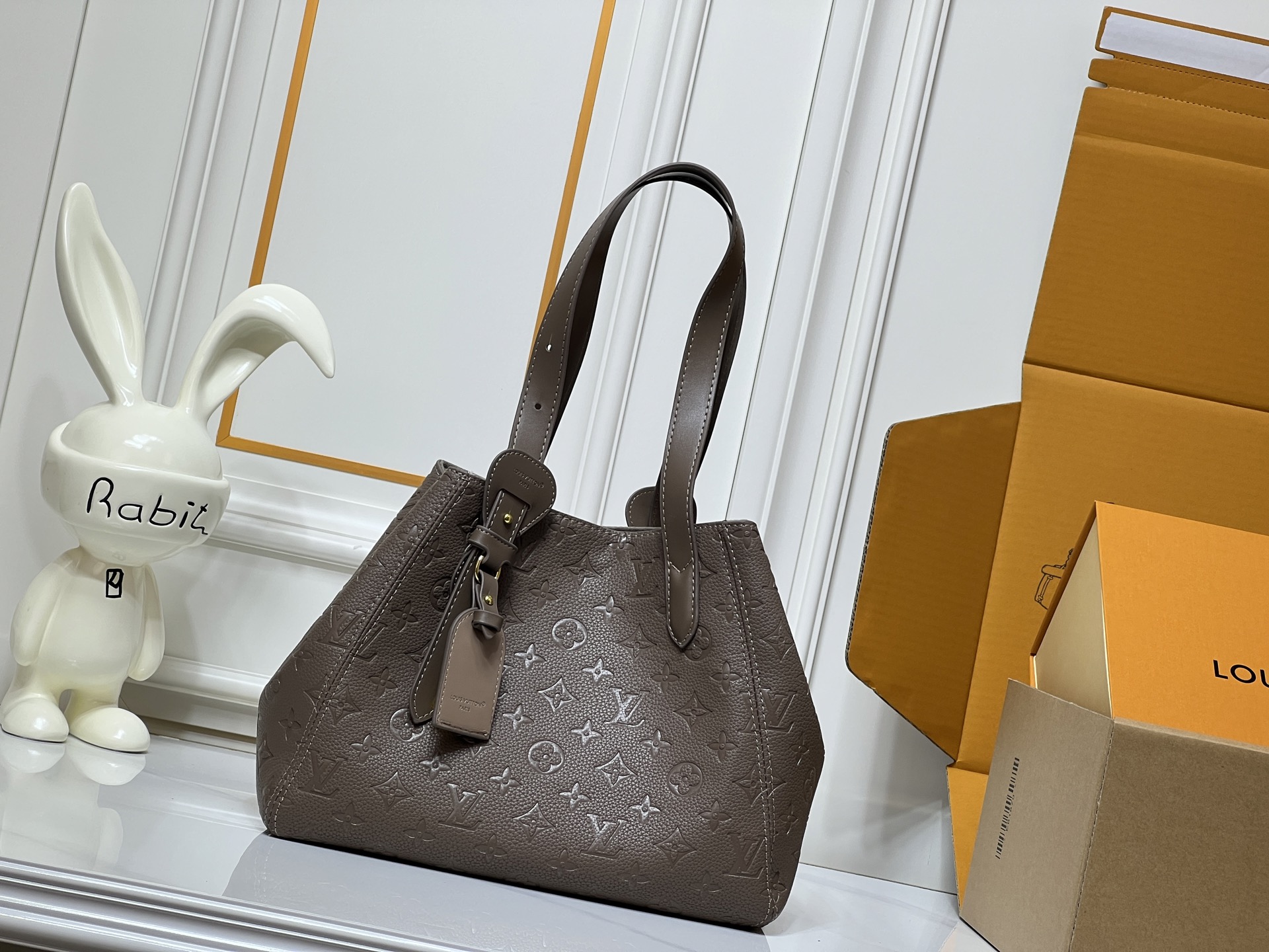 Louis Vuitton LV Steamer 30 Handbag Premium Canvas Model M27061 Magnetic Lock Travel Ready Luxury Designer